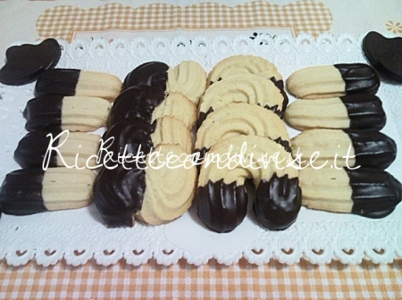 Biscotti di pasta frolla montata di Teresa Mastandrea Biscotti di pasta frolla montata di Teresa Mastandrea