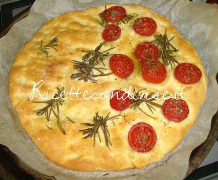 Focaccia pomodorini e rosmarino di Barbara Casini