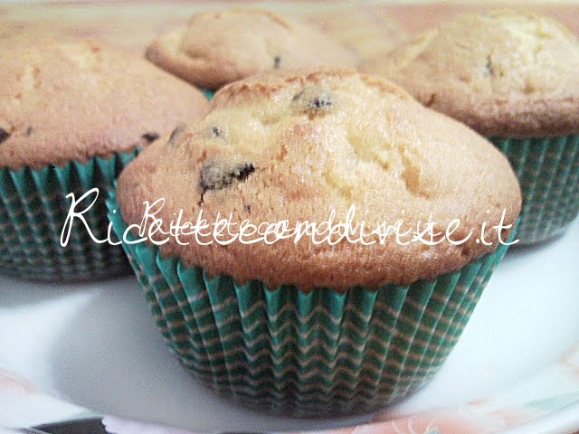 Muffin soffici con gocce di cioccolato di Teresa Mastandrea