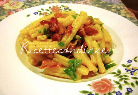 Casarecce alla crema di peperoni con pancetta croccante di Susì Casarecce alla crema di peperoni con pancetta croccante di Sus%C3%AC