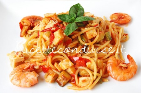 Ricetta Spaghetti con gamberi, surimi di aragosta, zucchine e pomodorini di Dany 3 Spaghetti con gamberi e surimi di aragosta