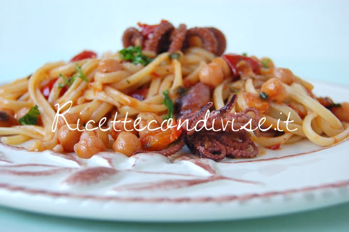 Linguine con moscardini ceci e pomodorini