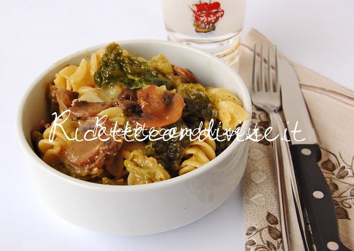 Tortiglie Napoletane con cavolo verza funghi trifolati e ultrasalsa funghi porcini e zafferano