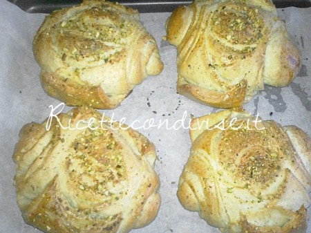 Particolare panini sfogliati al pistacchio di Roberta Vivenzi Particolare panini sfogliati al pistacchio di Roberta Vivenzi