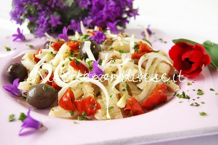 Primo piano insalata floreale di trippa di Dany Ideericette