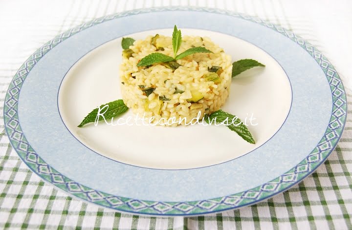 Primo piano risotto zucchine e menta di Dany Ideericette