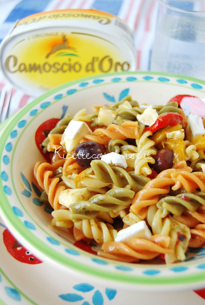 Particolare Fusilli freddi tricolore con peperoni pesto olive e camoscio doro di Dany Ideericette