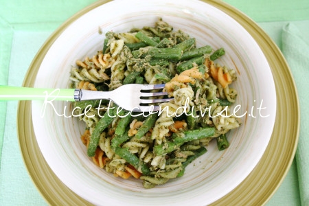 Fusilli freddi tricolore con pesto di menta, tonno e fagiolini di Dany - Ideericette