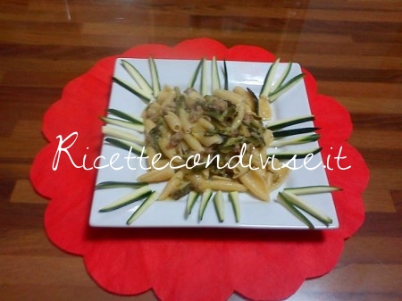 castellane con salsiccie e zucchine