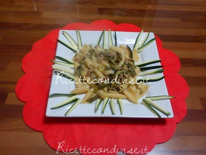 castellane con salsiccie e zucchine