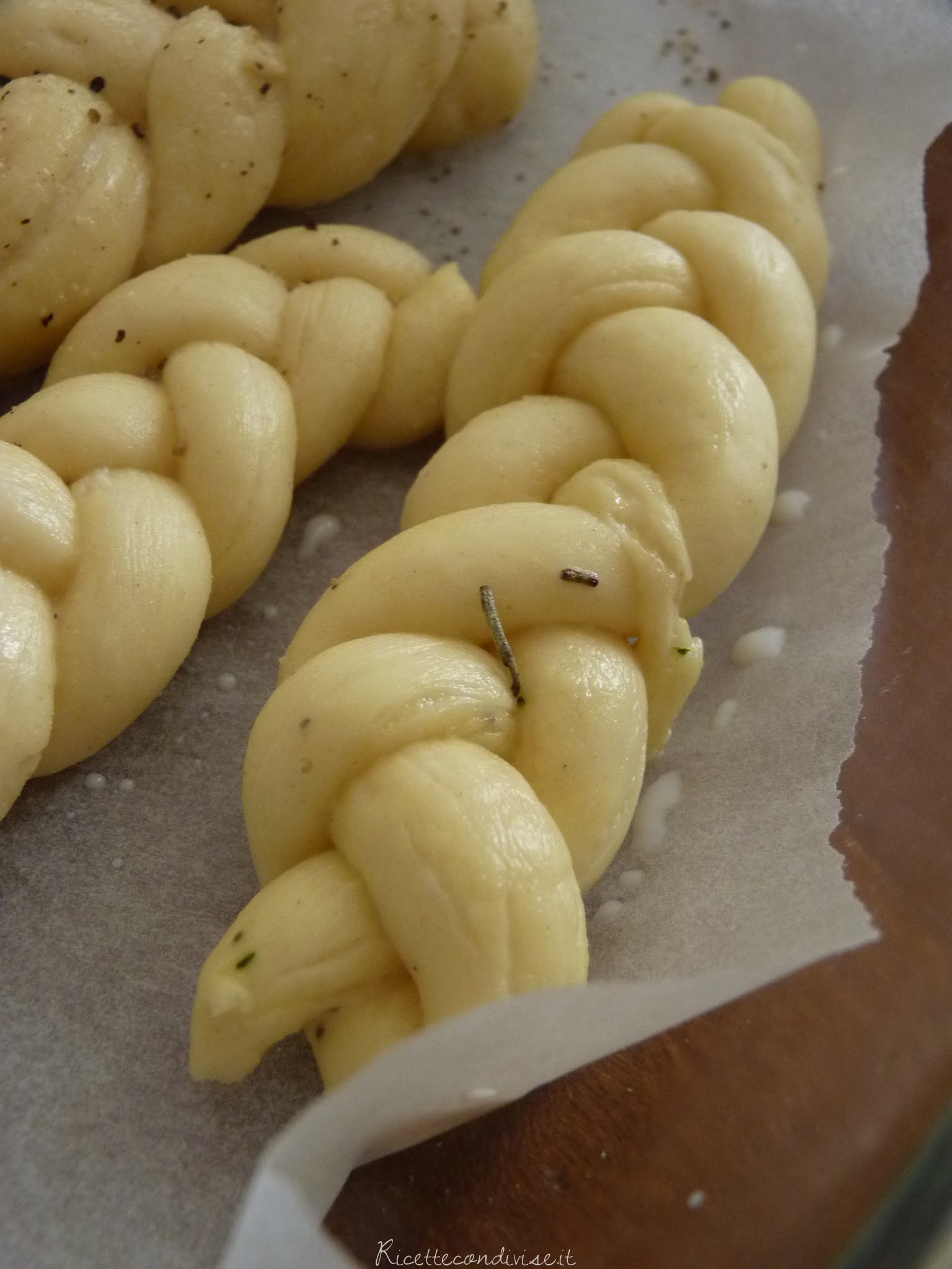 ricetta treccine di pan brioche salate