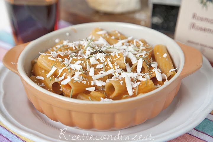 Particolare boccolotti con patate e ricotta salata al rosmarino di Dany Ideericette
