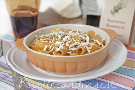 Primo piano boccolotti con patate e ricotta salata al rosmarino di Dany - Ideericette