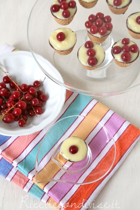 Chocup con crema pasticcera e ribes