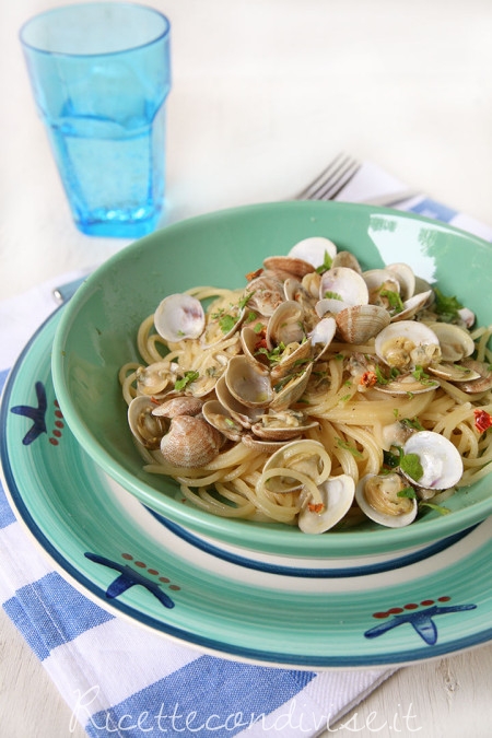 Spaghetti con le vongole o lupini