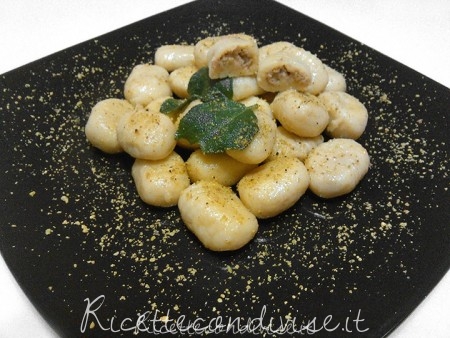 ricetta gnocchi di patate ripieni ai pistacchi