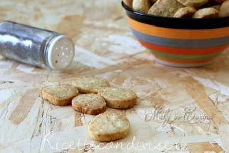 Biscotti salati cacio e pepe