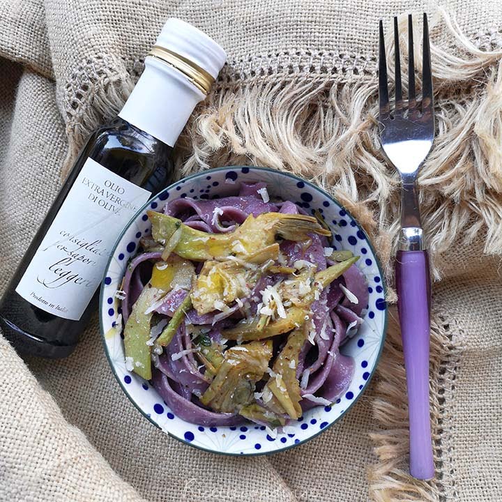 Pappardelle viola con carciofi e olio Pruneti