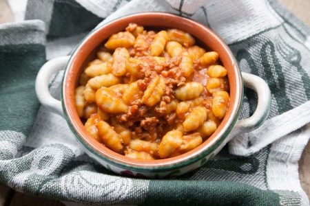 Gnocchi di patate al ragù di carne