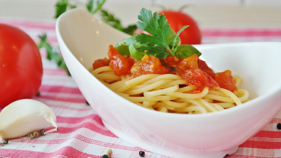 spaghetti pomodoro e basilico